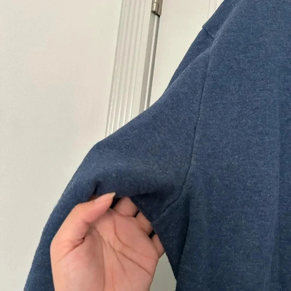 Disneyland Resort Disney Stitch Crewneck Pullover Ohana Sweatshirt size M - Picture 6 of 10